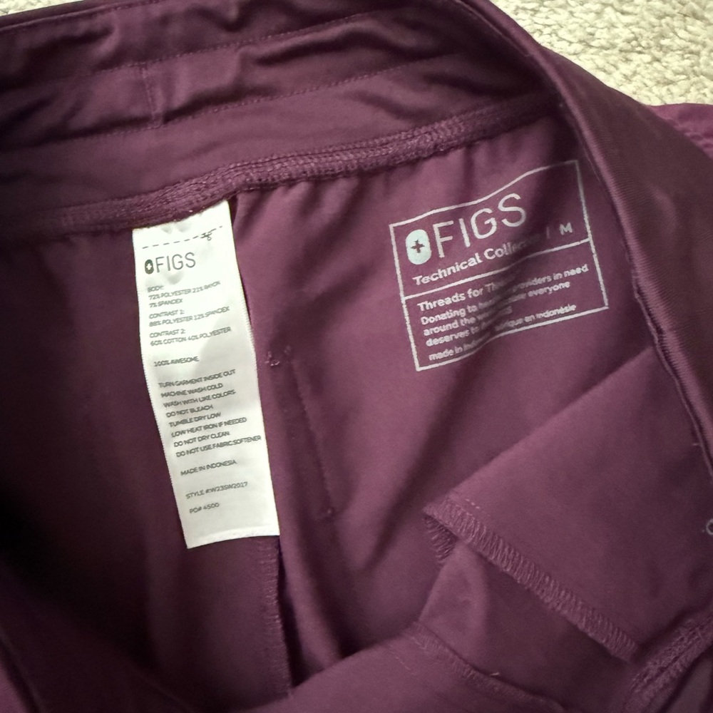 FIGS Deep Purple Zamora & Catarina scrubs set - Picture 7 of 7